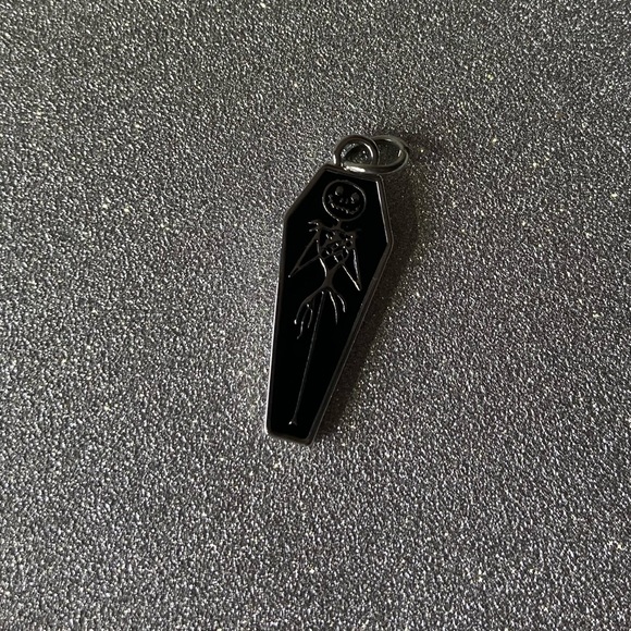 🌈 Jack Skellington in coffin pendant charm - Picture 2 of 4
